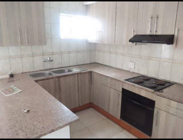 2 BEDROOM PROPERTY TO RENT IN NEWLANDS WEST